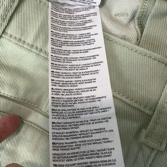 Levi's Stretch Girlfriend Shorts, Mint Green, Size 10 Reg - Picture 14 of 15